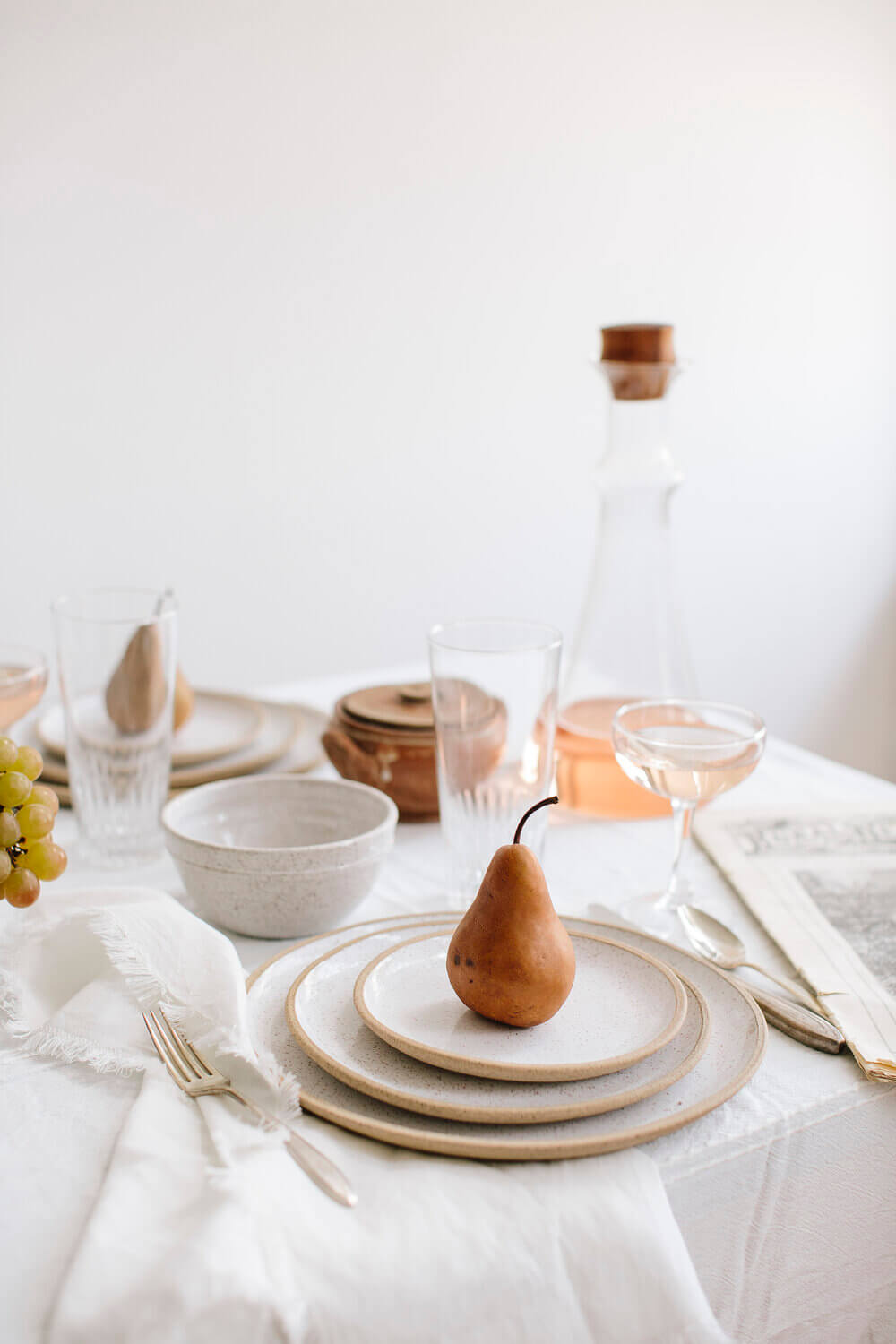 Classic Sandstone Dinner Plate - Image 3
